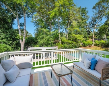 9 Pine Tree Road - Photo Thumbnail 15