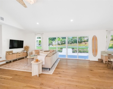 9 Pine Tree Road - Photo Thumbnail 9