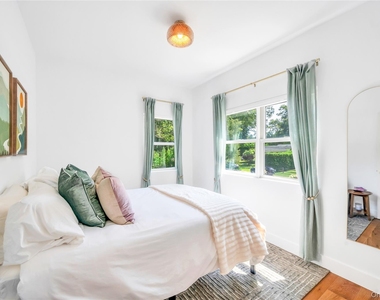9 Pine Tree Road - Photo Thumbnail 10