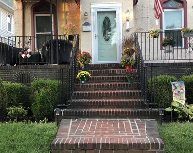 321 W Walnut Street - Photo Thumbnail 12