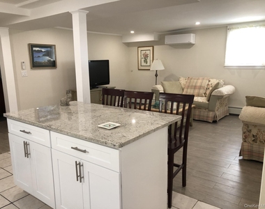 321 W Walnut Street - Photo Thumbnail 1