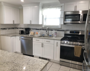 321 W Walnut Street - Photo Thumbnail 4