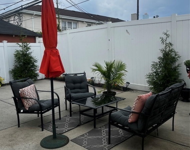 321 W Walnut Street - Photo Thumbnail 11