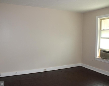 103 W Sixth Avenue - Photo Thumbnail 5
