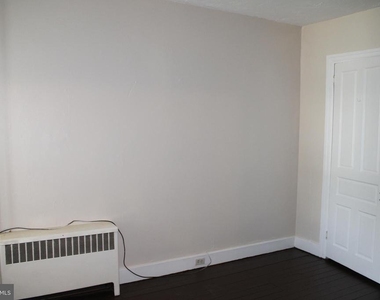 103 W Sixth Avenue - Photo Thumbnail 4