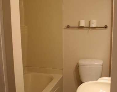103 W Sixth Avenue - Photo Thumbnail 14