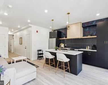 1602 Ridge - Photo Thumbnail 4