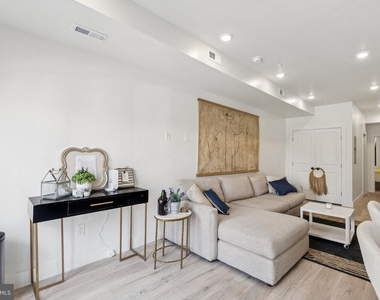 1602 Ridge - Photo Thumbnail 3