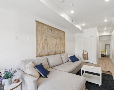 1602 Ridge - Photo Thumbnail 2