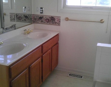 735 Mashie Court - Photo Thumbnail 3