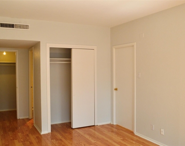 1800 Lavaca St - Photo Thumbnail 3