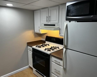 1800 Lavaca St - Photo Thumbnail 2