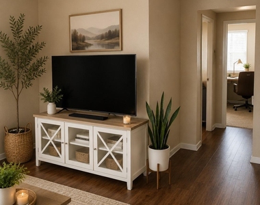2401 Manor Rd - Photo Thumbnail 9