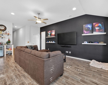 20703 Ridgeview Rd - Photo Thumbnail 12