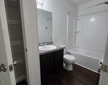9124 Adams Avenue - Photo Thumbnail 8