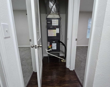 9124 Adams Avenue - Photo Thumbnail 32