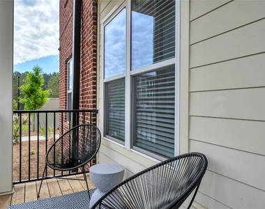 300 Prominence Point Parkway - Photo Thumbnail 14