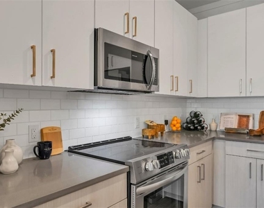 300 Prominence Point Parkway - Photo Thumbnail 3
