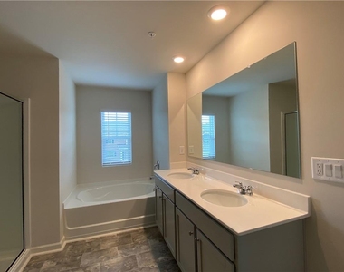 2715 Piper Drive - Photo Thumbnail 11
