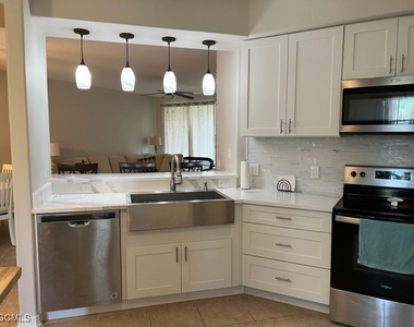 10130 Colonial Country Club Boulevard - Photo Thumbnail 5