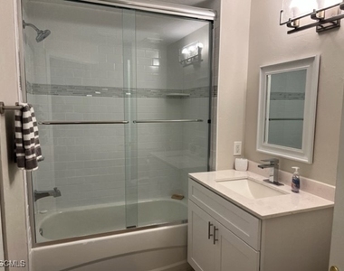 10130 Colonial Country Club Boulevard - Photo Thumbnail 12