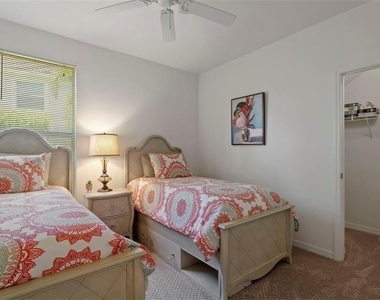 9582 Hemingway Lane - Photo Thumbnail 16