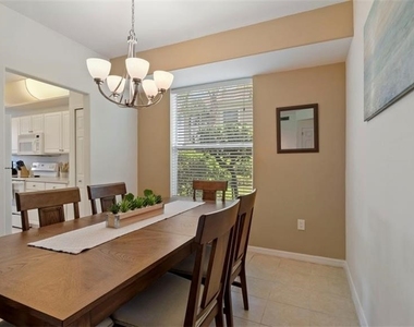 9582 Hemingway Lane - Photo Thumbnail 5