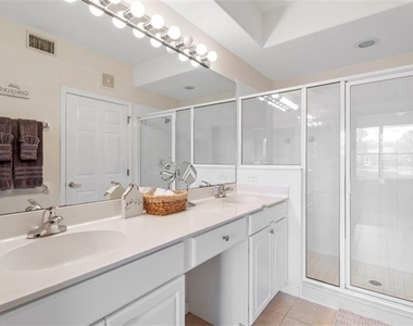 9582 Hemingway Lane - Photo Thumbnail 15