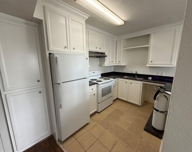 3002 Market Street - Photo Thumbnail 3