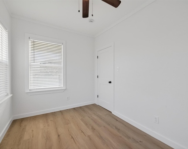 2202 Hutchins Street - Photo Thumbnail 24