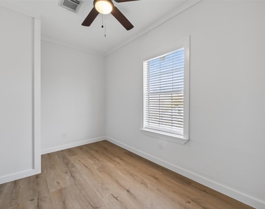 2202 Hutchins Street - Photo Thumbnail 22