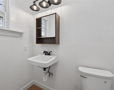 2202 Hutchins Street - Photo Thumbnail 30