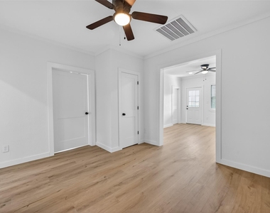 2202 Hutchins Street - Photo Thumbnail 7