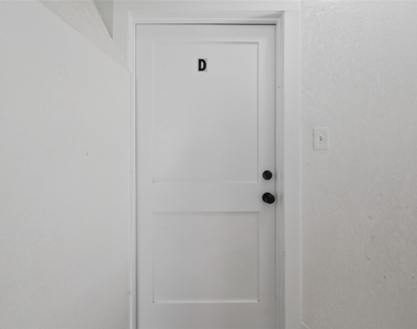 2202 Hutchins Street - Photo Thumbnail 6