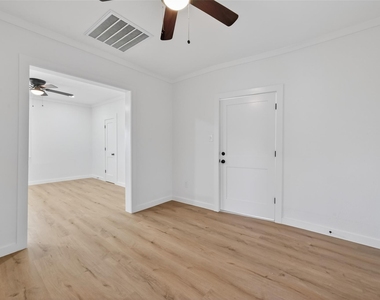 2202 Hutchins Street - Photo Thumbnail 9