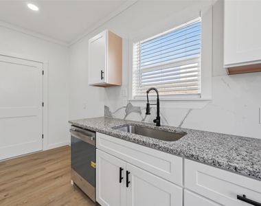 2202 Hutchins Street - Photo Thumbnail 13