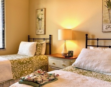 9816 Giaveno Circle - Photo Thumbnail 11