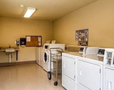 3202 Bluff Ave Se - Photo Thumbnail 5