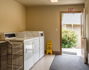 3202 Bluff Ave Se - Photo Thumbnail 6