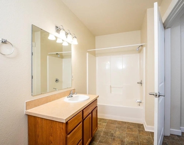 312 Court St - Photo Thumbnail 11