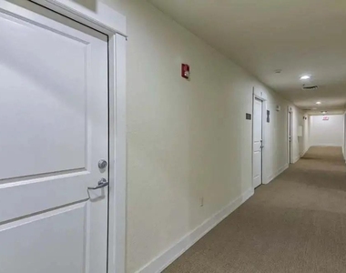 312 Court St - Photo Thumbnail 17