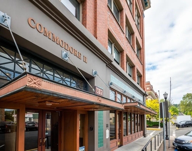 312 Court St - Photo Thumbnail 2
