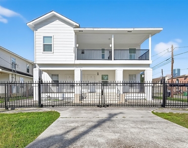 2202 Hutchins Street - Photo Thumbnail 1