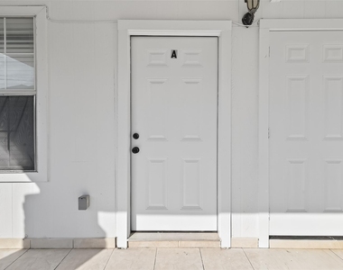 2202 Hutchins Street - Photo Thumbnail 4