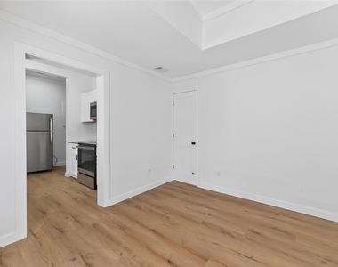 2202 Hutchins Street - Photo Thumbnail 19