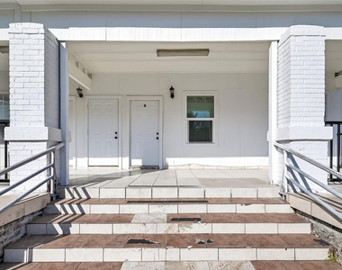 2202 Hutchins Street - Photo Thumbnail 3
