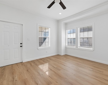 2202 Hutchins Street - Photo Thumbnail 6