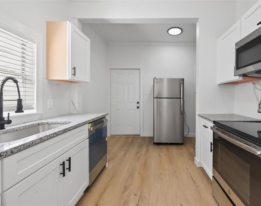 2202 Hutchins Street - Photo Thumbnail 10