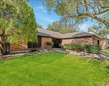 22018 Silver Lode Drive - Photo Thumbnail 2