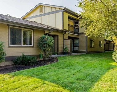 933 N Rose St - Photo Thumbnail 3